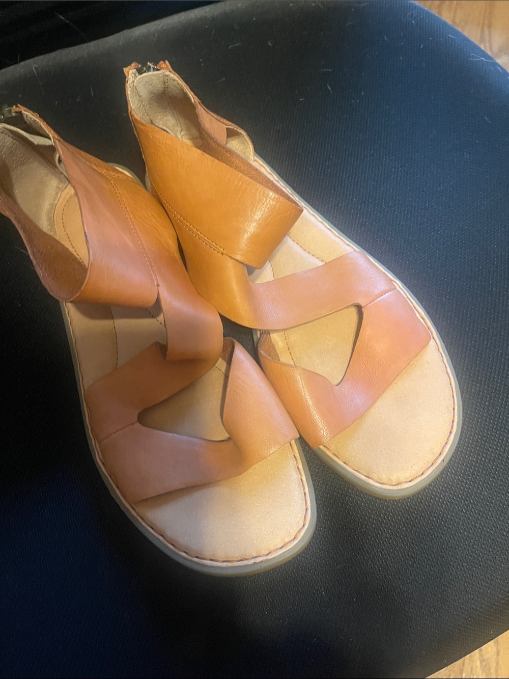 Born Women's Cognac Leather Cross-Strap Sandals, never worn